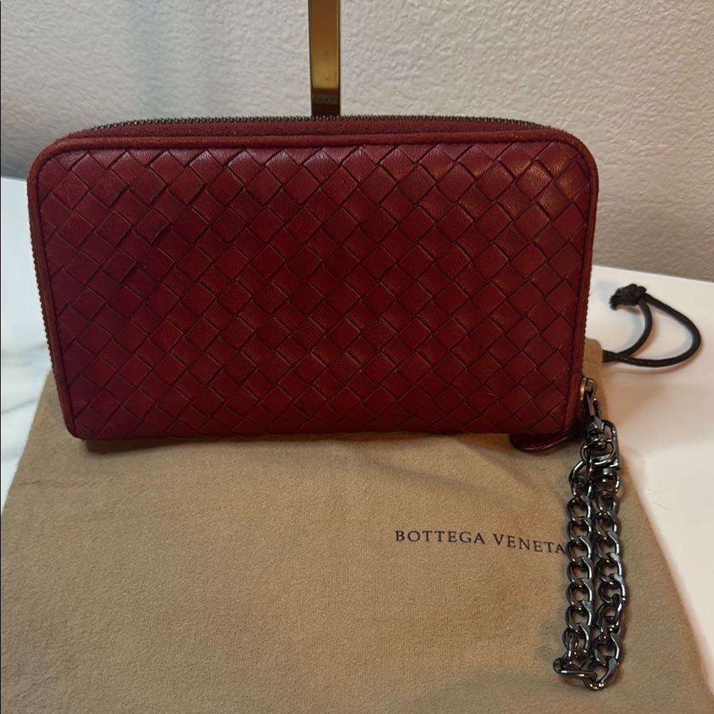 Bottega Veneta Red Leather Women's Wristlet